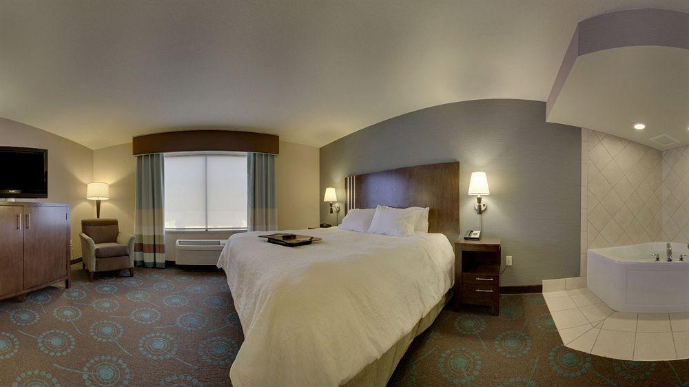 Hampton Inn & Suites Grafton Bagian luar foto